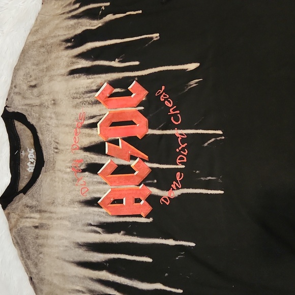Forever 21 ACDC Paint Splatter Print Graphic Band T-shirt - Picture 8 of 10